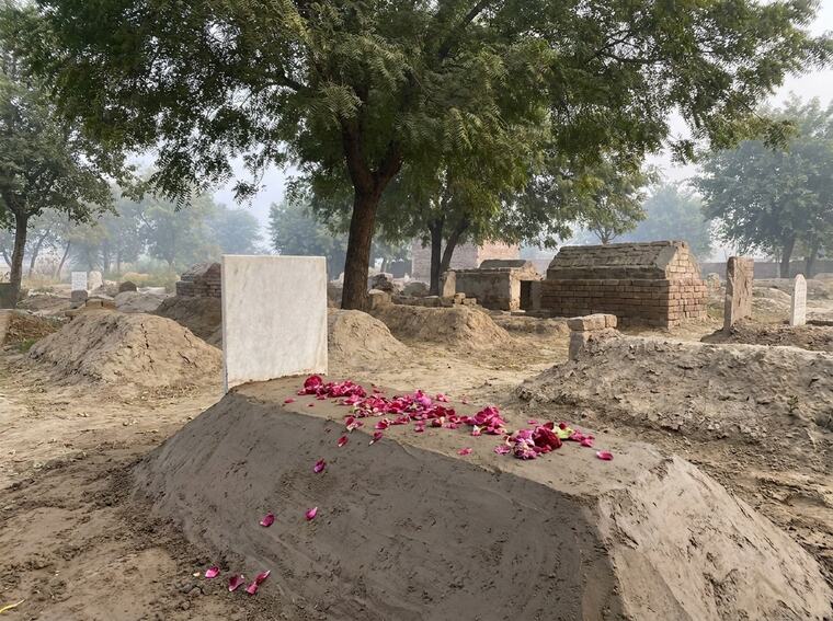 Sample photo of a family grave after cleaning